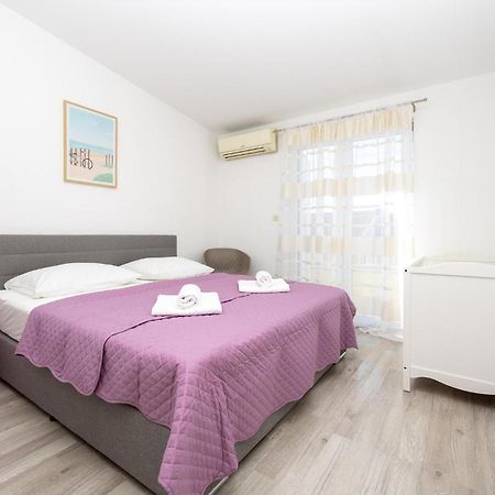 Stunning Apartment In Макарска Экстерьер фото